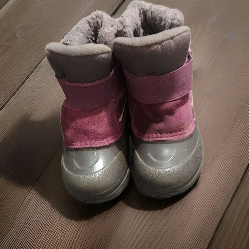 The North Face Toddler Alpenglow Snow Boots Size US 8/EUR 25 Winter Waterproof